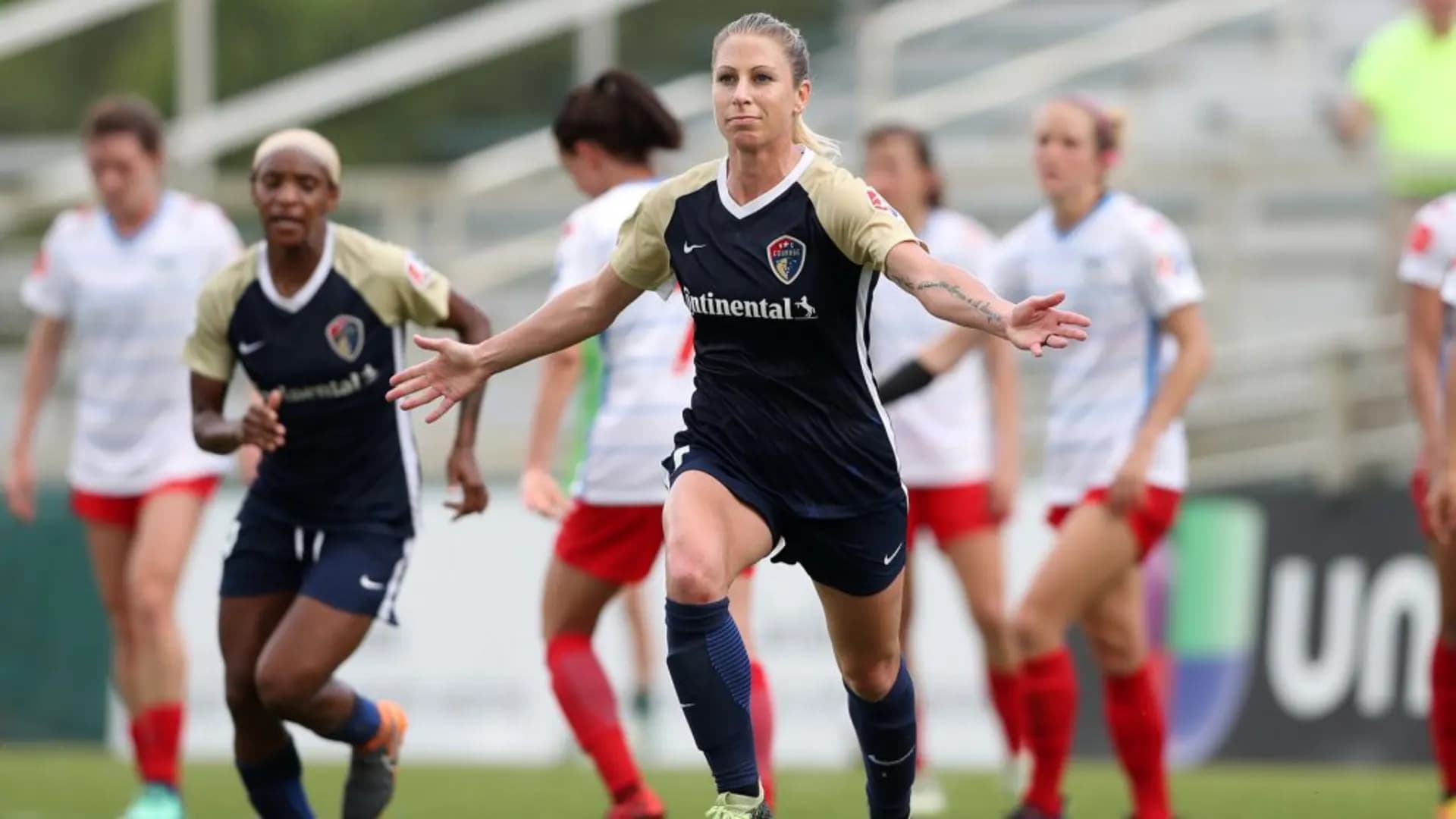 story-image-week-6-power-rankings-courage-hold-on-to-top-spot-reign-jump-to-no-2