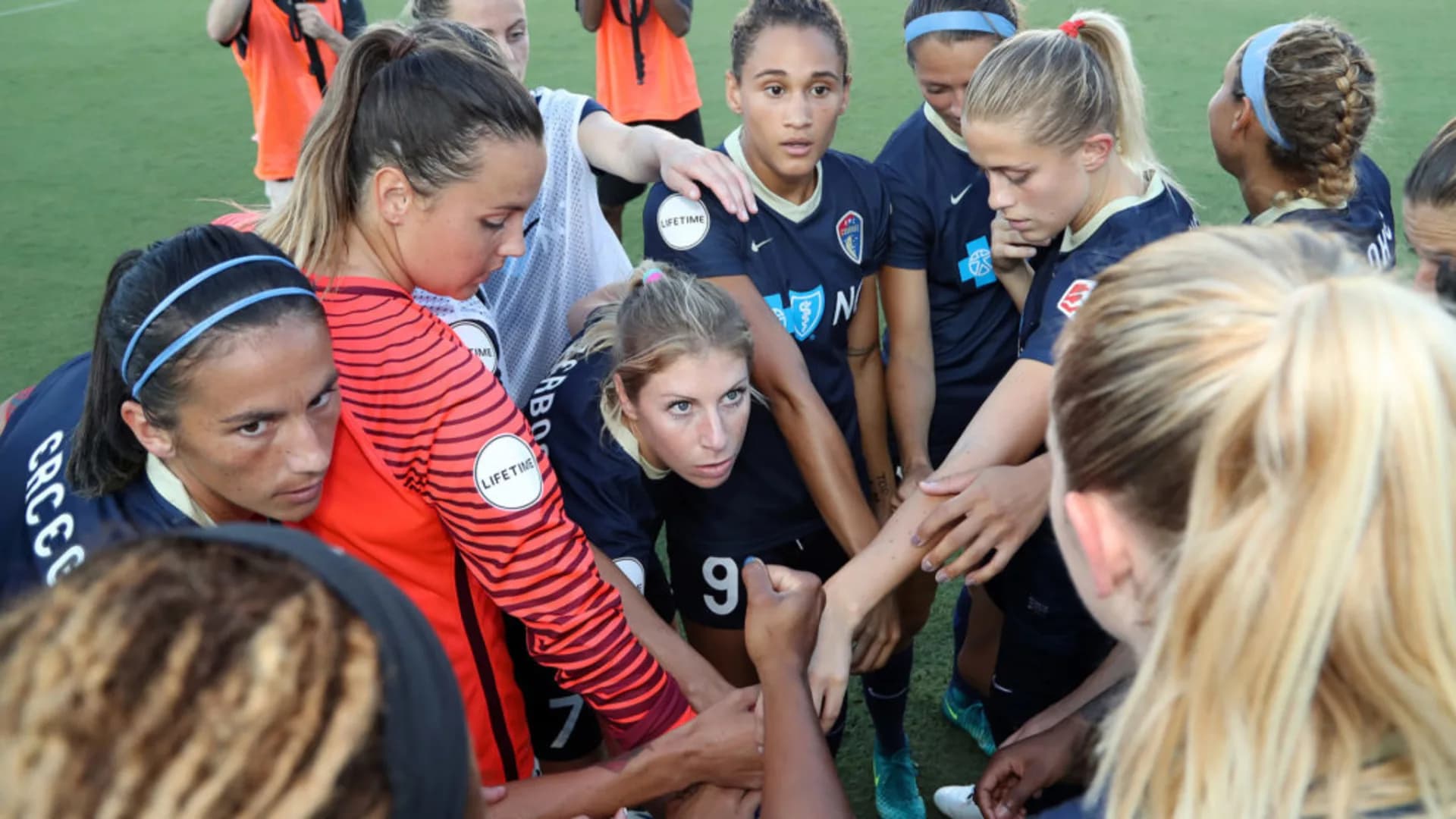 story-image-courage-thorns-in-contention-for-nwsl-shield