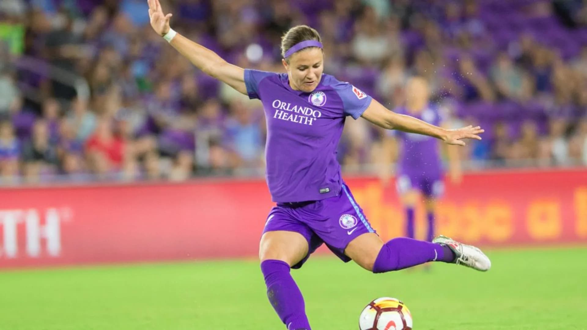 story-image-houston-dash-acquire-christine-nairn-from-the-orlando-pride
