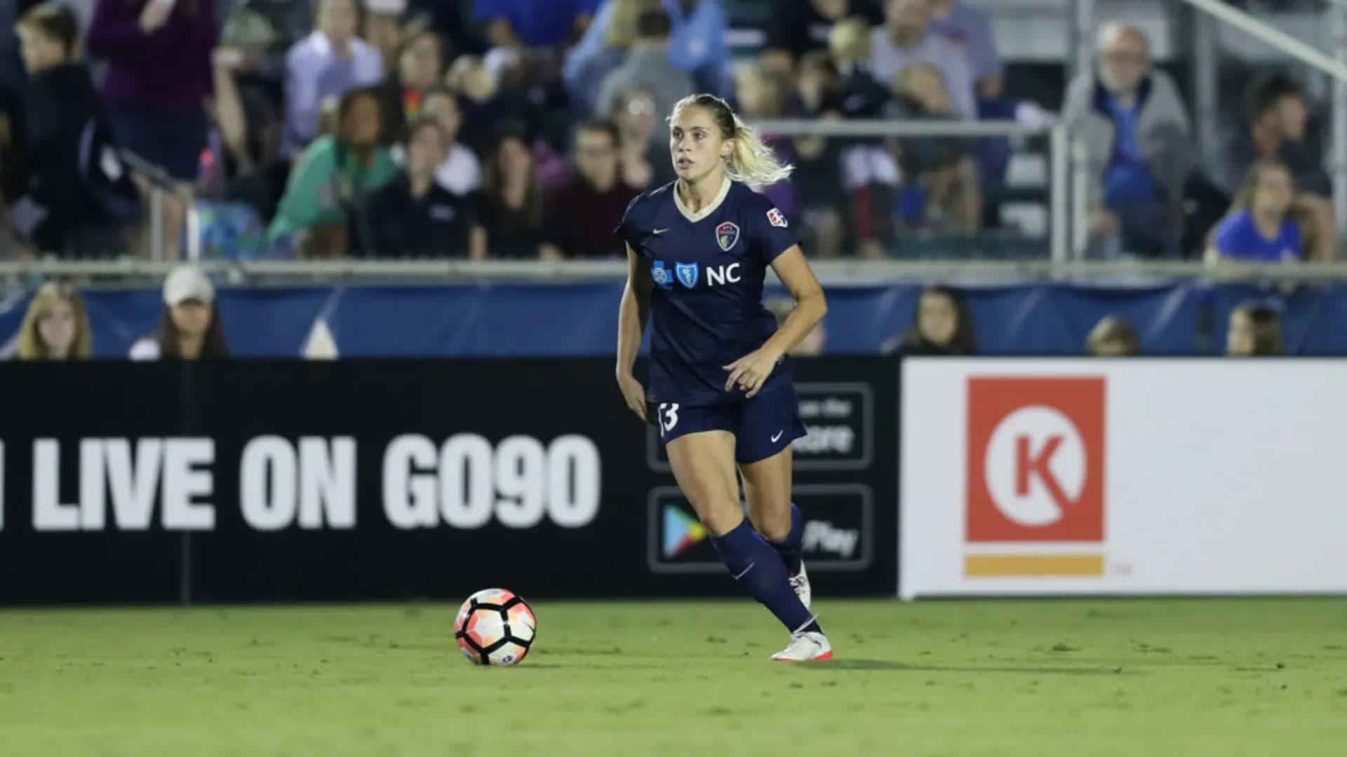 story-image-defender-of-the-year-abby-dahlkemper-north-carolina-courage