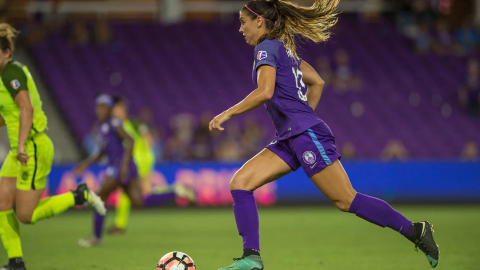 story-image-alex-morgan-named-concacaf-female-player-of-the-year