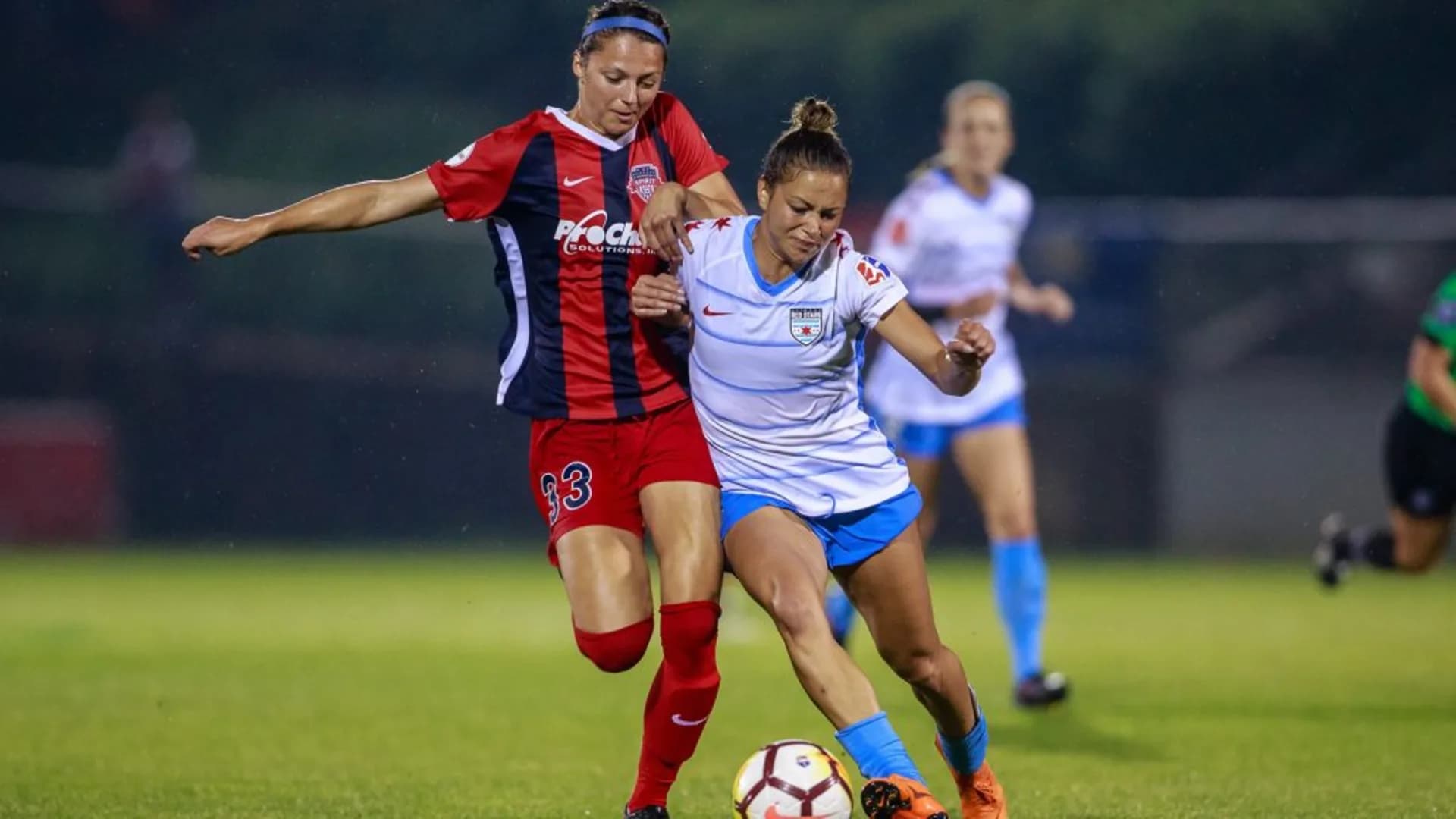 story-image-red-stars-top-the-spirit-2-0-in-the-rain