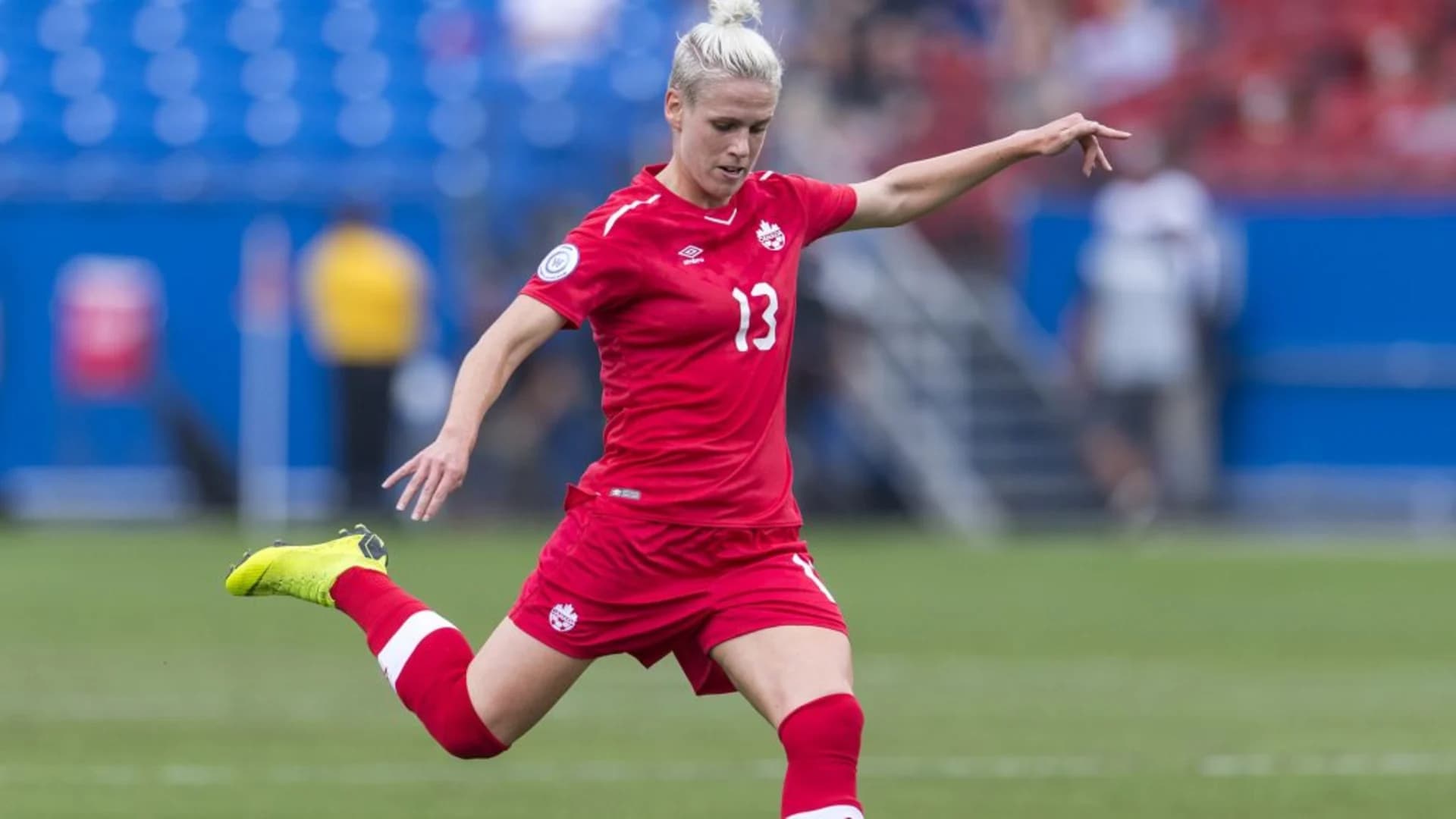 story-image-notebook-schmidt-joins-the-dash-nwsl-re-signings-utah8217s-new-kit-and-more