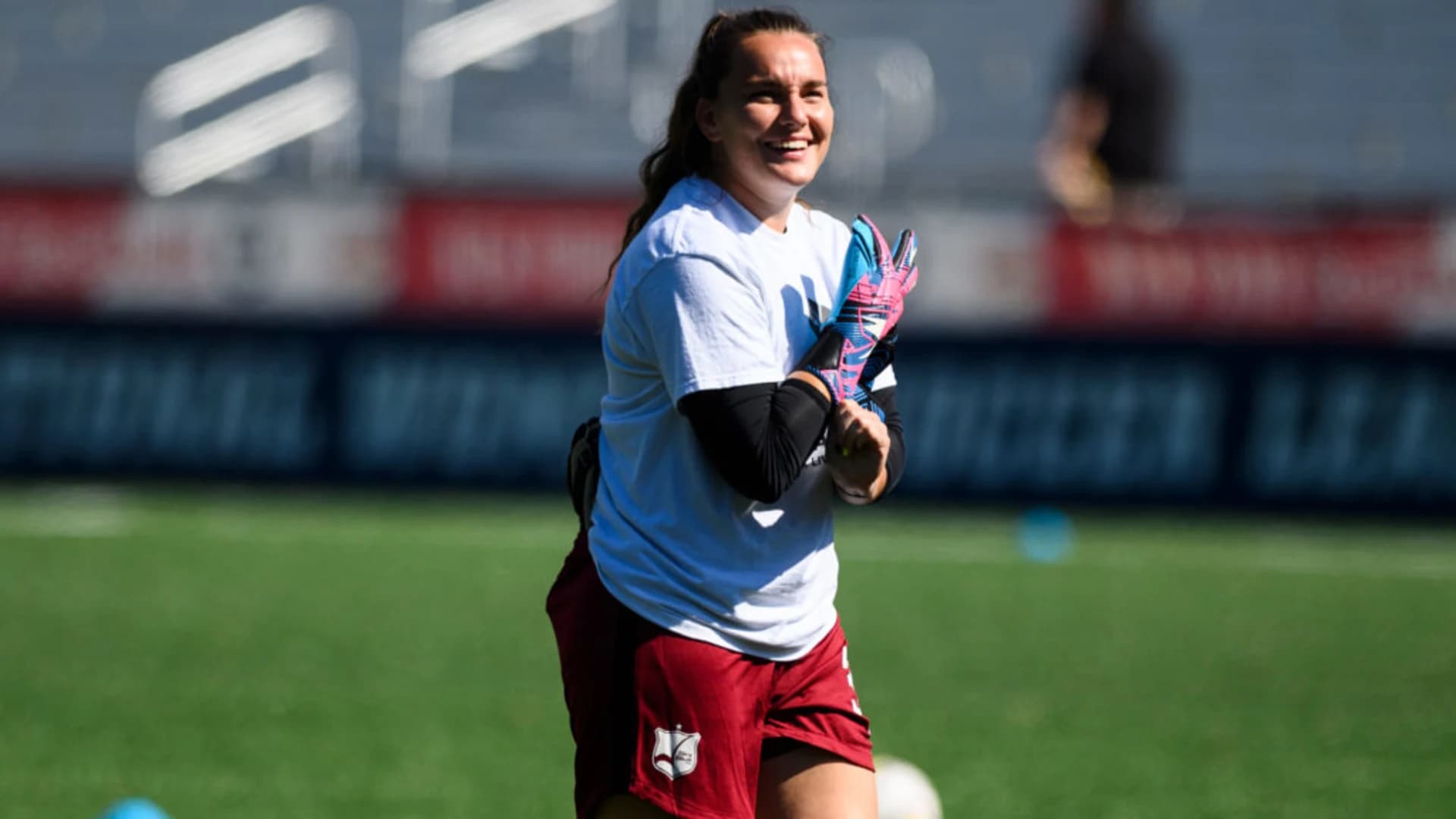 story-image-sky-blue-fc-re-signs-goalkeeper-megan-hinz-for-2021-nwsl-season