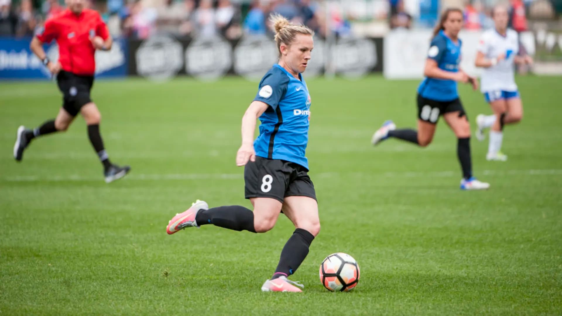 story-image-amy-rodriguez-tears-acl-will-miss-the-rest-of-the-season