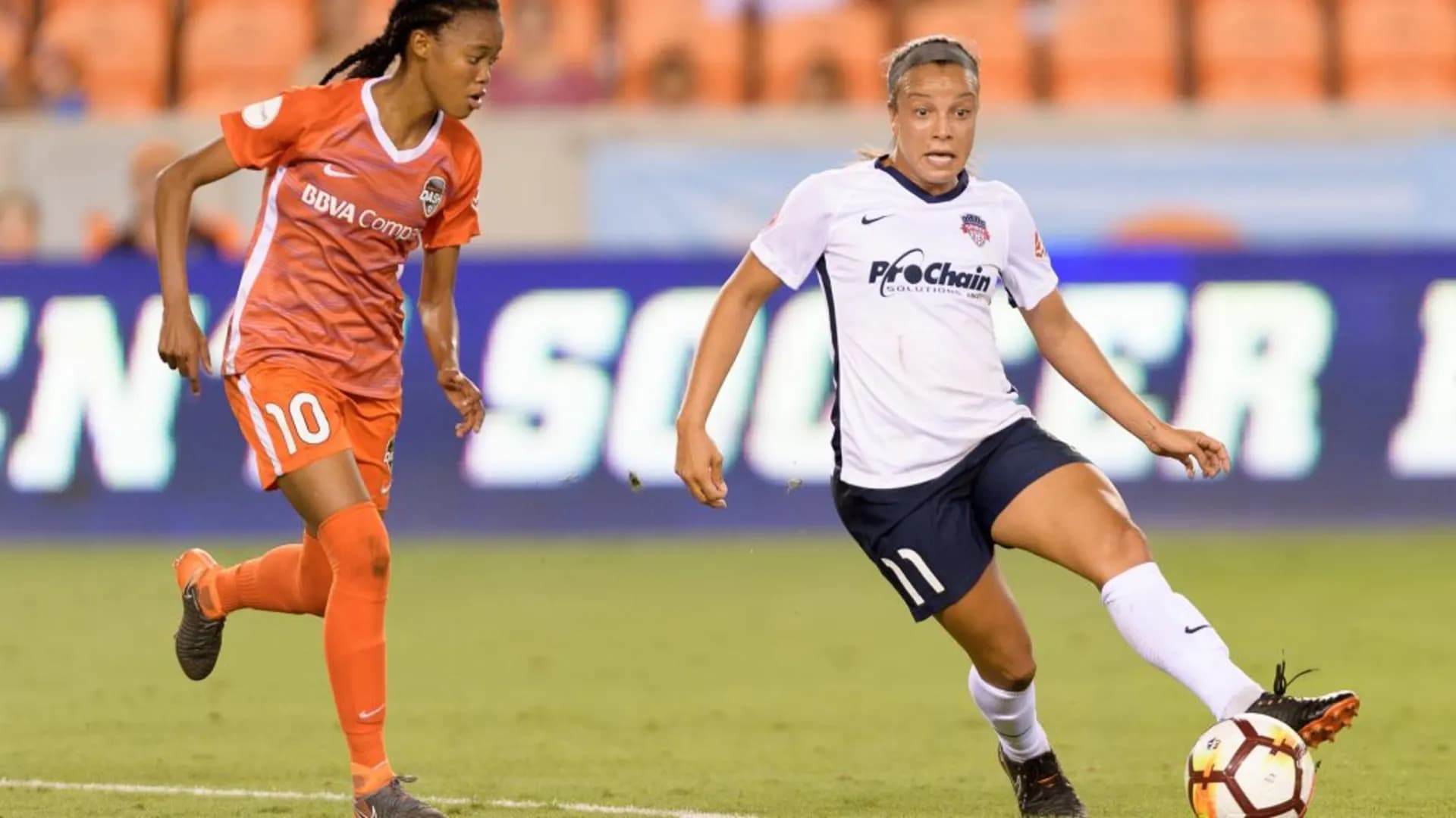 story-image-mallory-pugh-out-8-10-weeks-with-knee-injury