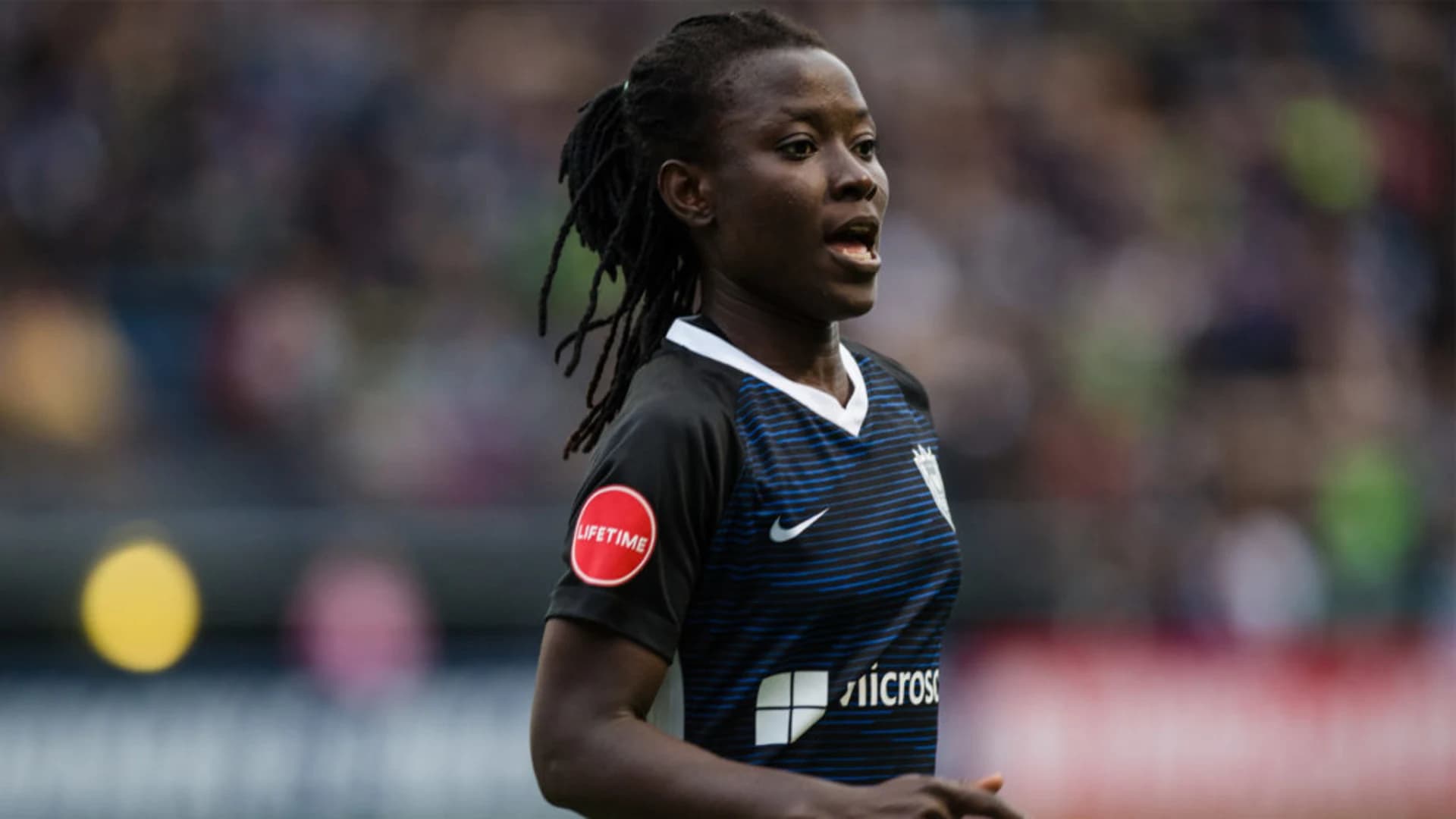 story-image-elizabeth-addo-signs-contract-with-nc-courage