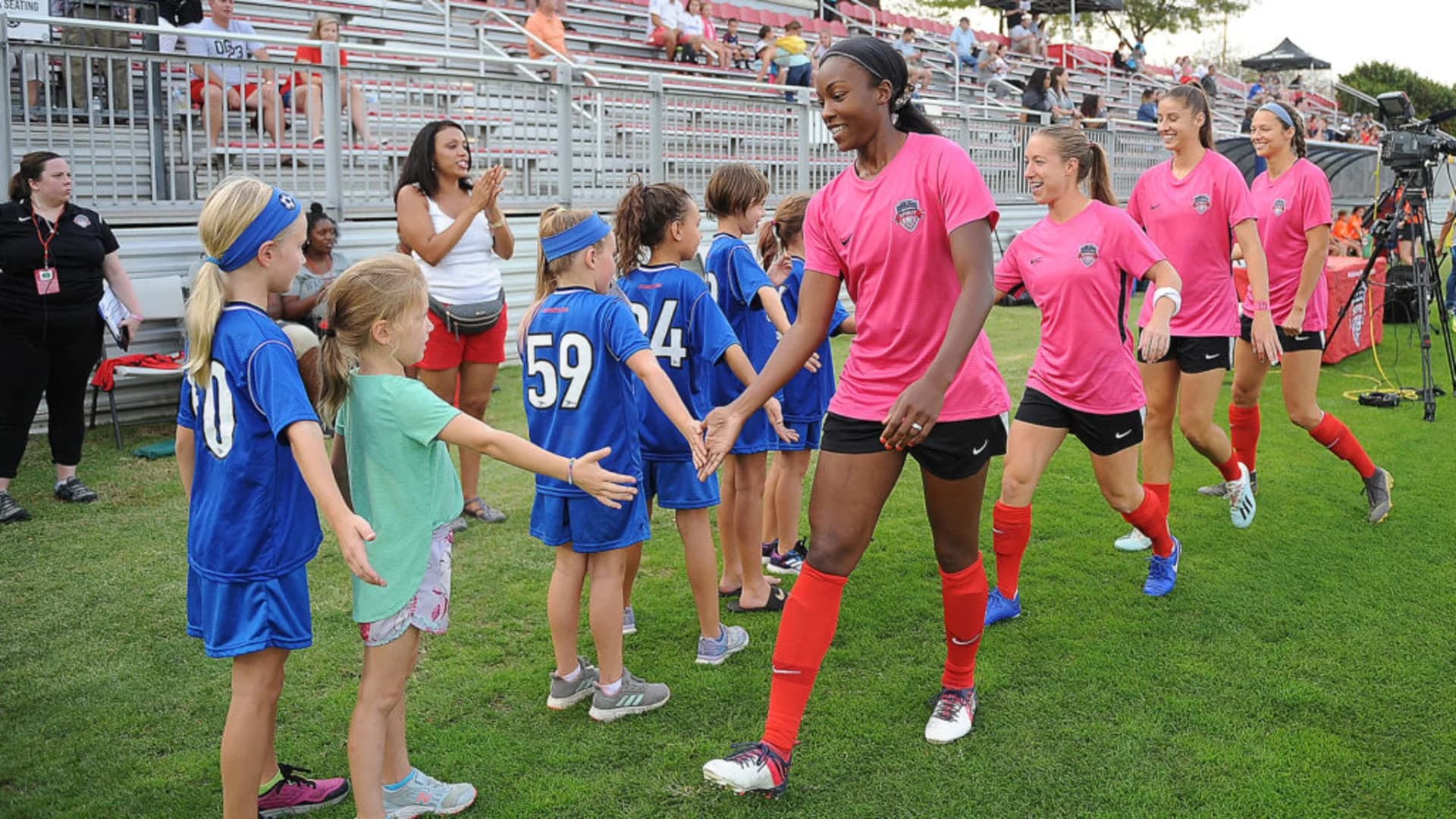 story-image-racing-louisville-fc-acquires-cheyna-matthews-off-re-entry-wire
