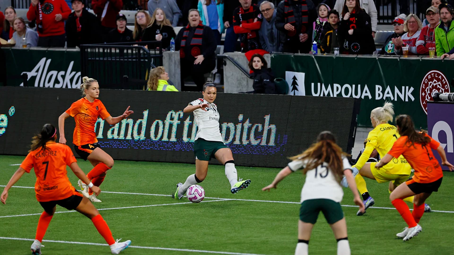 portlands-sophia-smith-cuts-back-a-pass-in-the-penalty-area