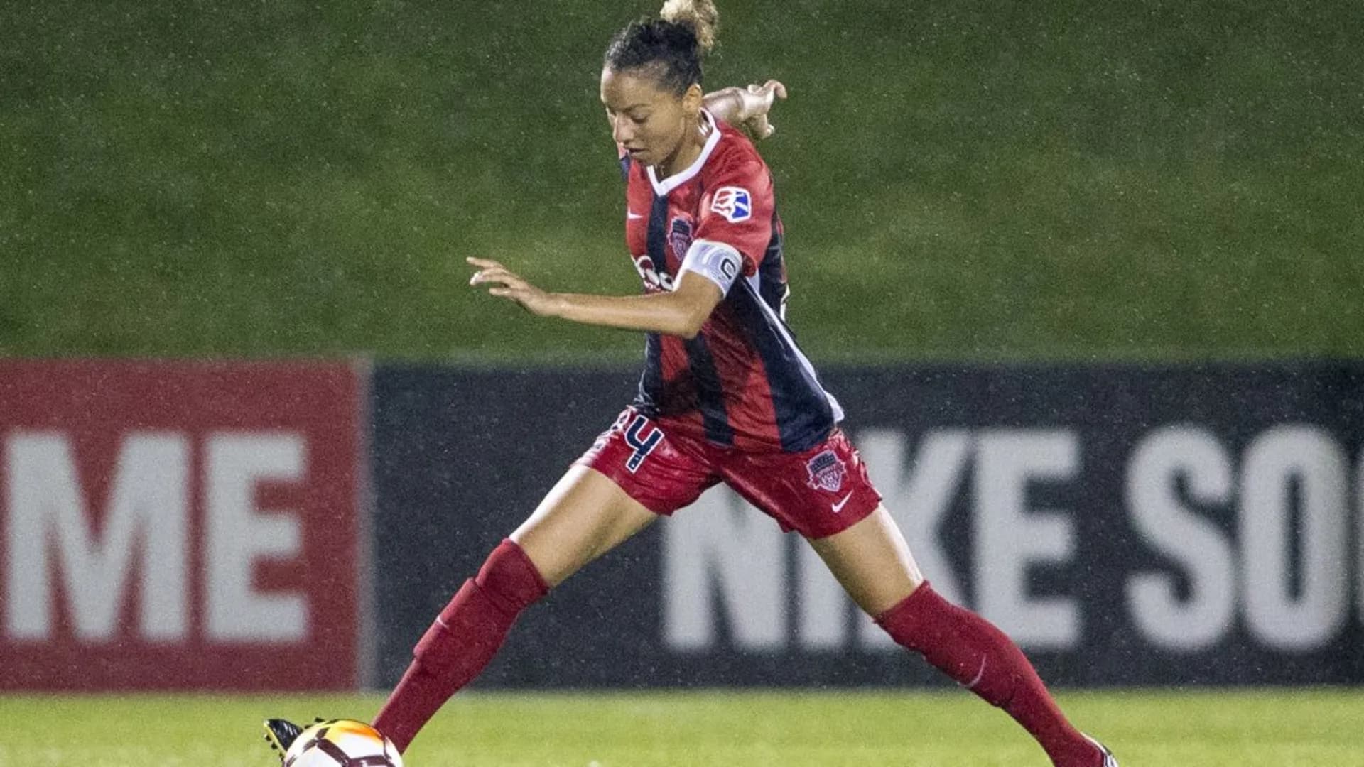 story-image-after-an-up-and-down-nwsl-career-estelle-johnson-is-still-grinding-and-slide-tackling