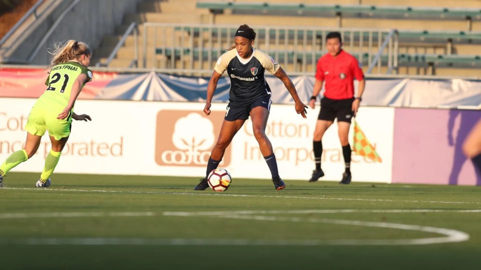story-image-jess-mcdonald8217s-goal-lifts-the-courage-over-the-reign-1-0