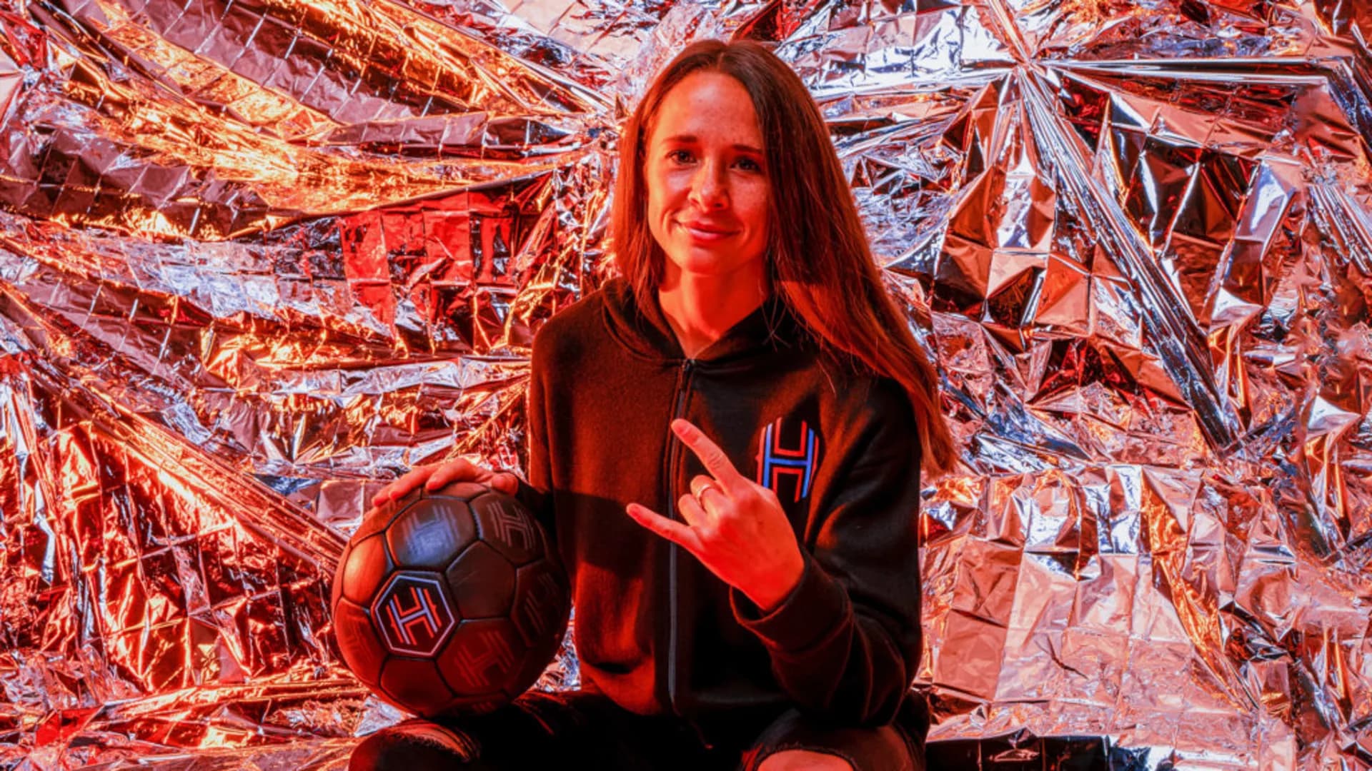story-image-houston-dynamo-football-club-and-houston-dash-unveil-new-club-initiatives-brand-identity-and-primary-badges