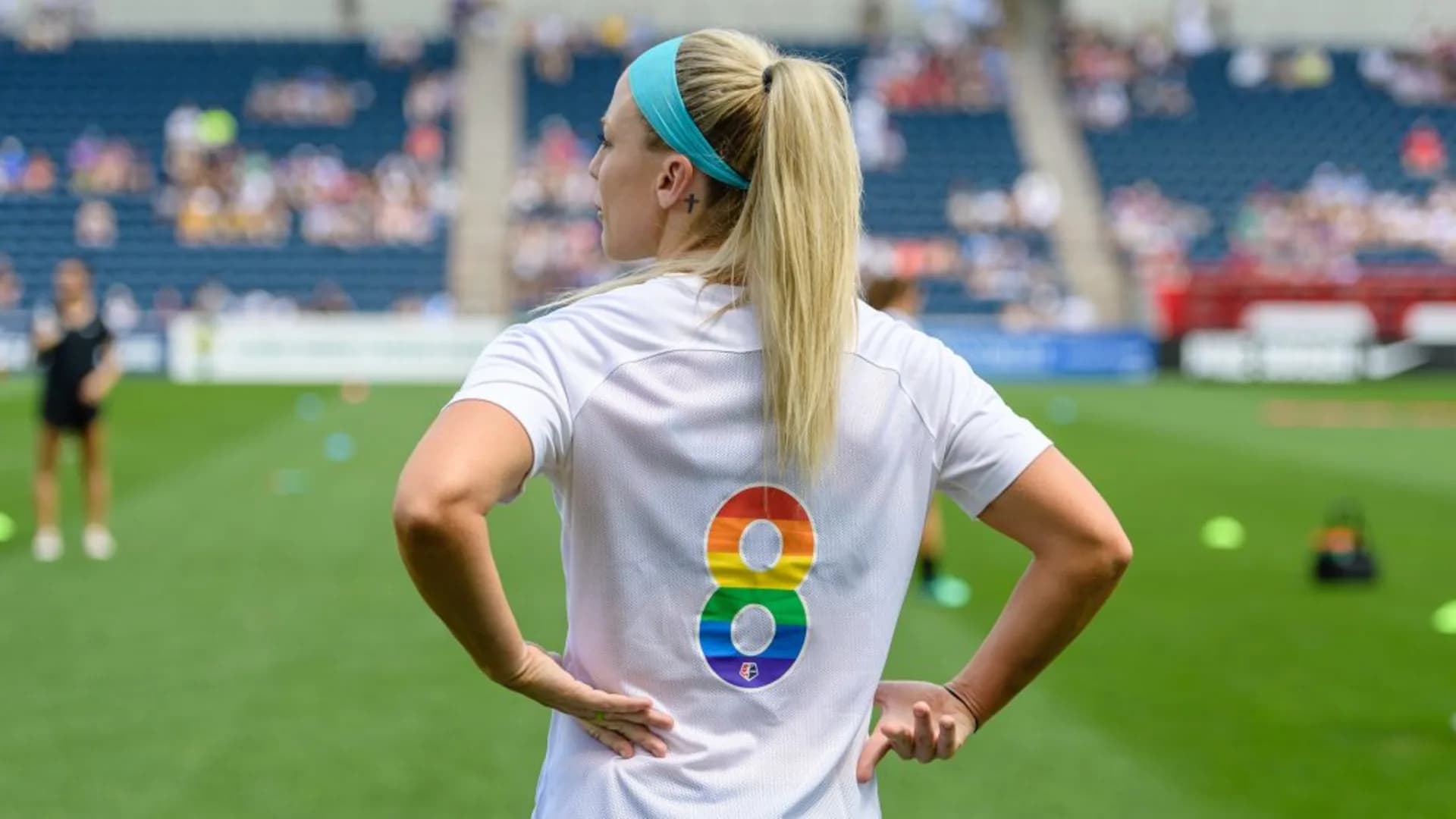story-image-nwsl-community-celebrates-pride-month