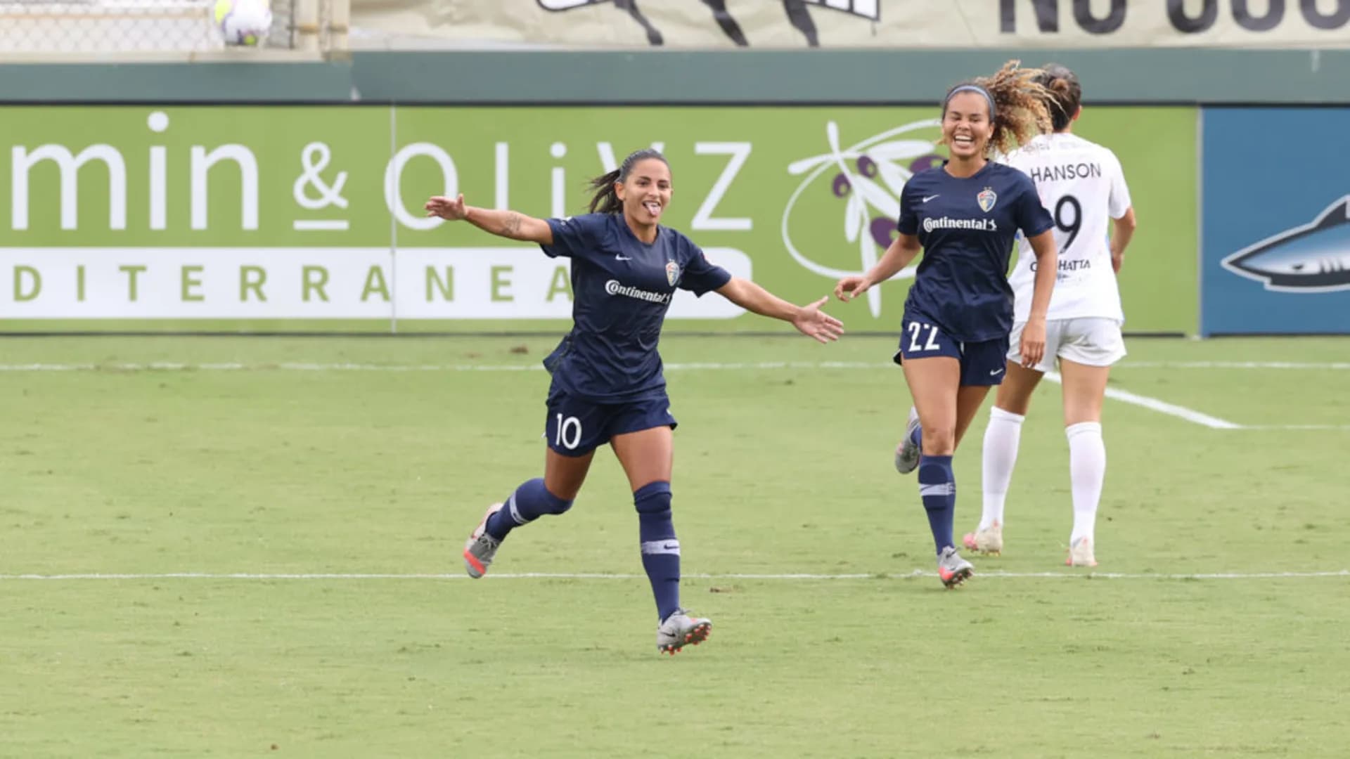 story-image-north-carolina-courage-defeat-houston-dash-in-seven-goal-thriller