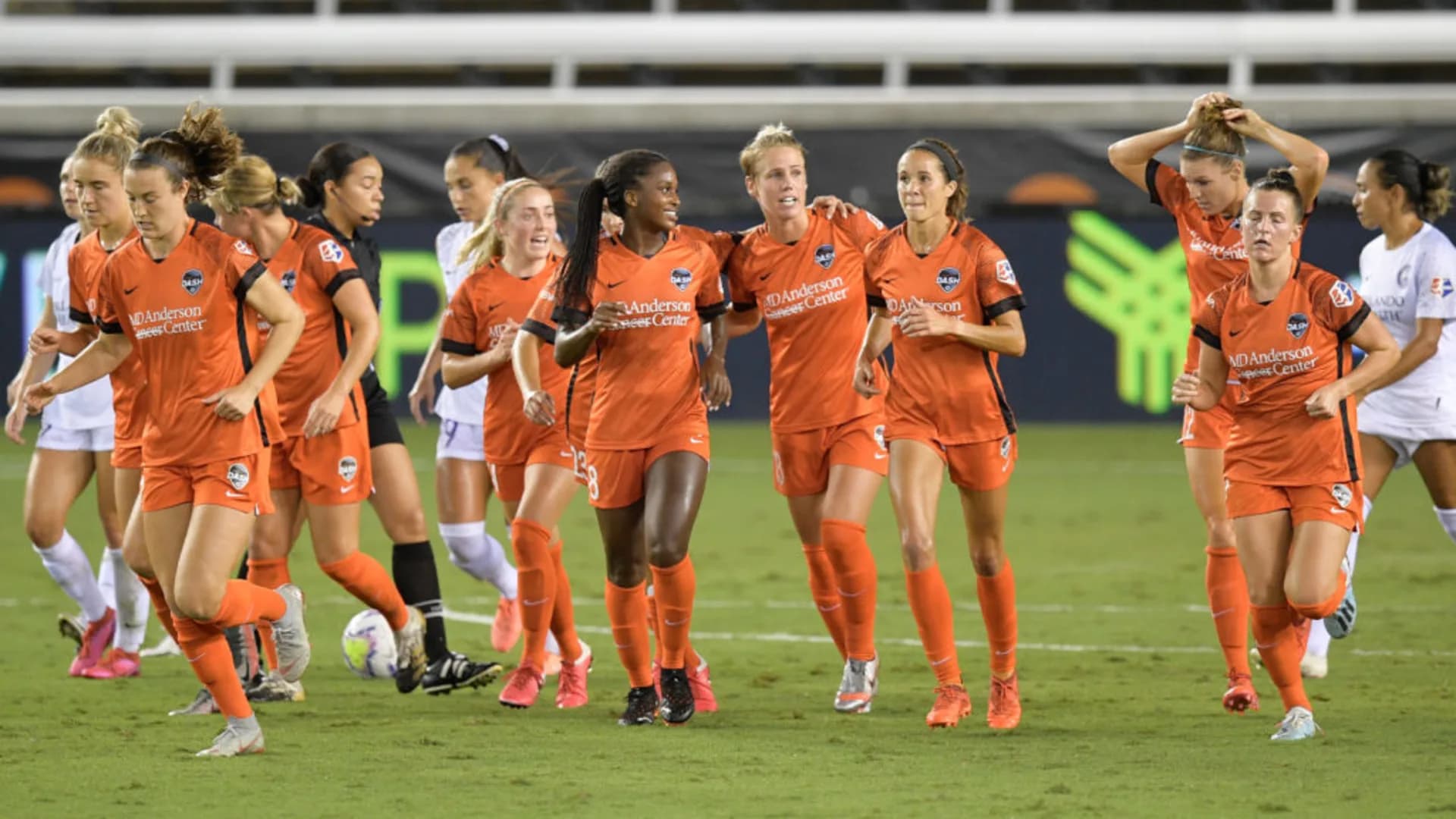 story-image-houston-dash-race-past-orlando-pride-to-claim-victory