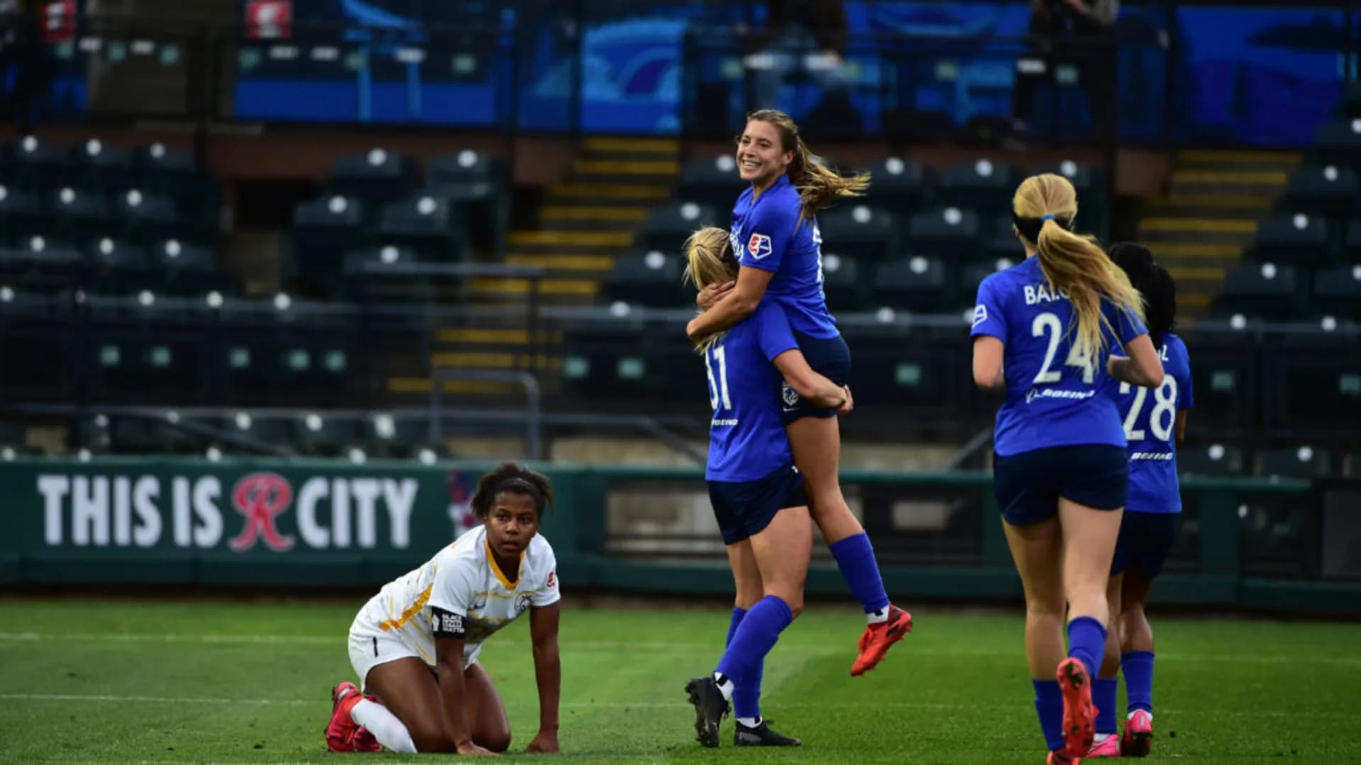 story-image-ol-reign-defeat-utah-royals-fc-in-final-fall-series-match