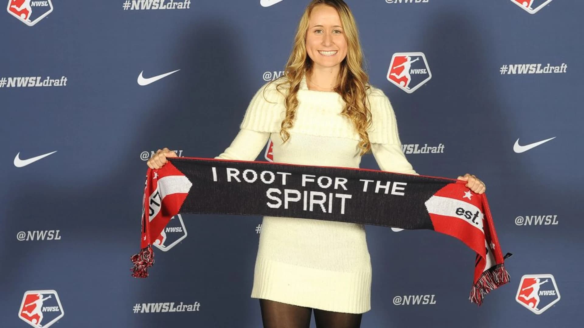 story-image-washington-spirit-sign-forward-mallory-eubanks