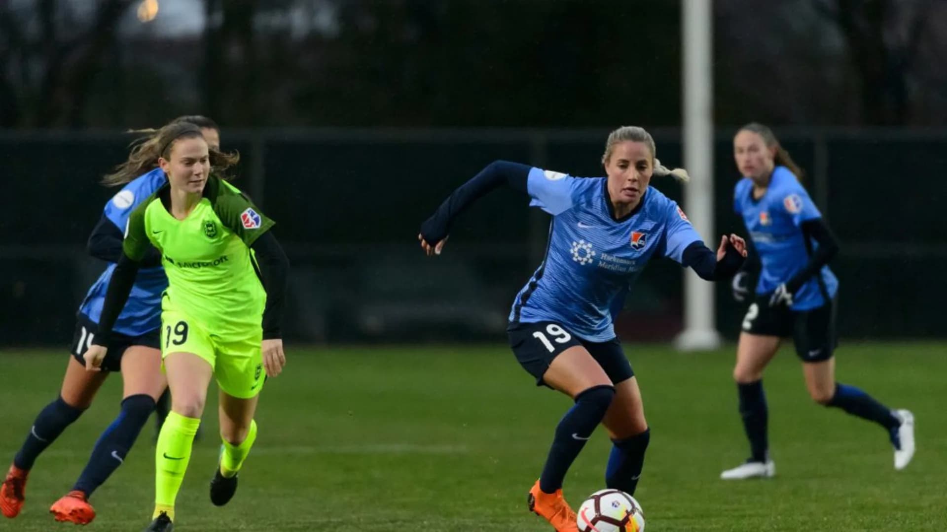 story-image-seattle-reign-fc-acquire-adriana-leon
