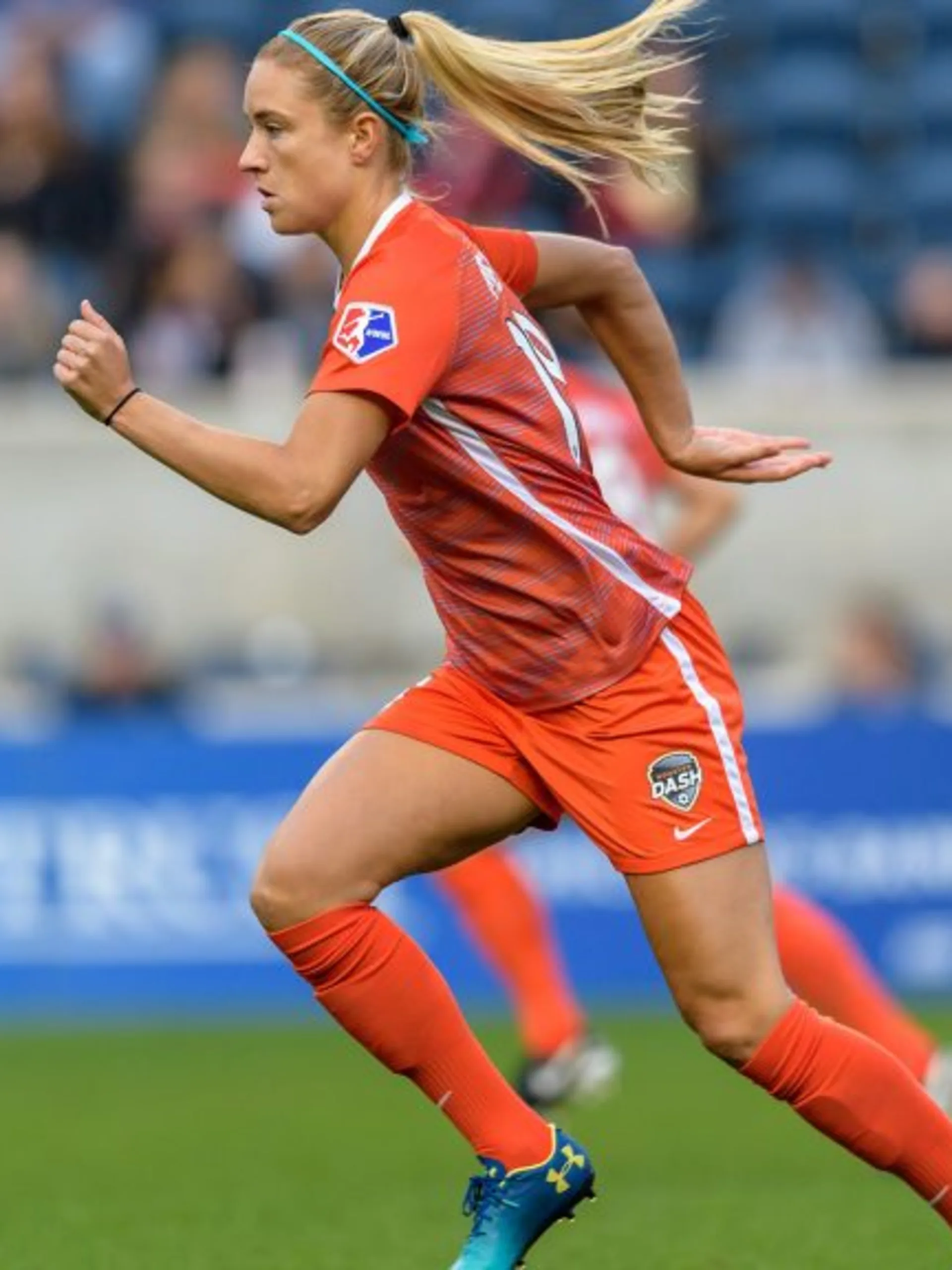 story-image-kristie-mewis-to-miss-the-rest-of-the-season-with-left-knee-sprain