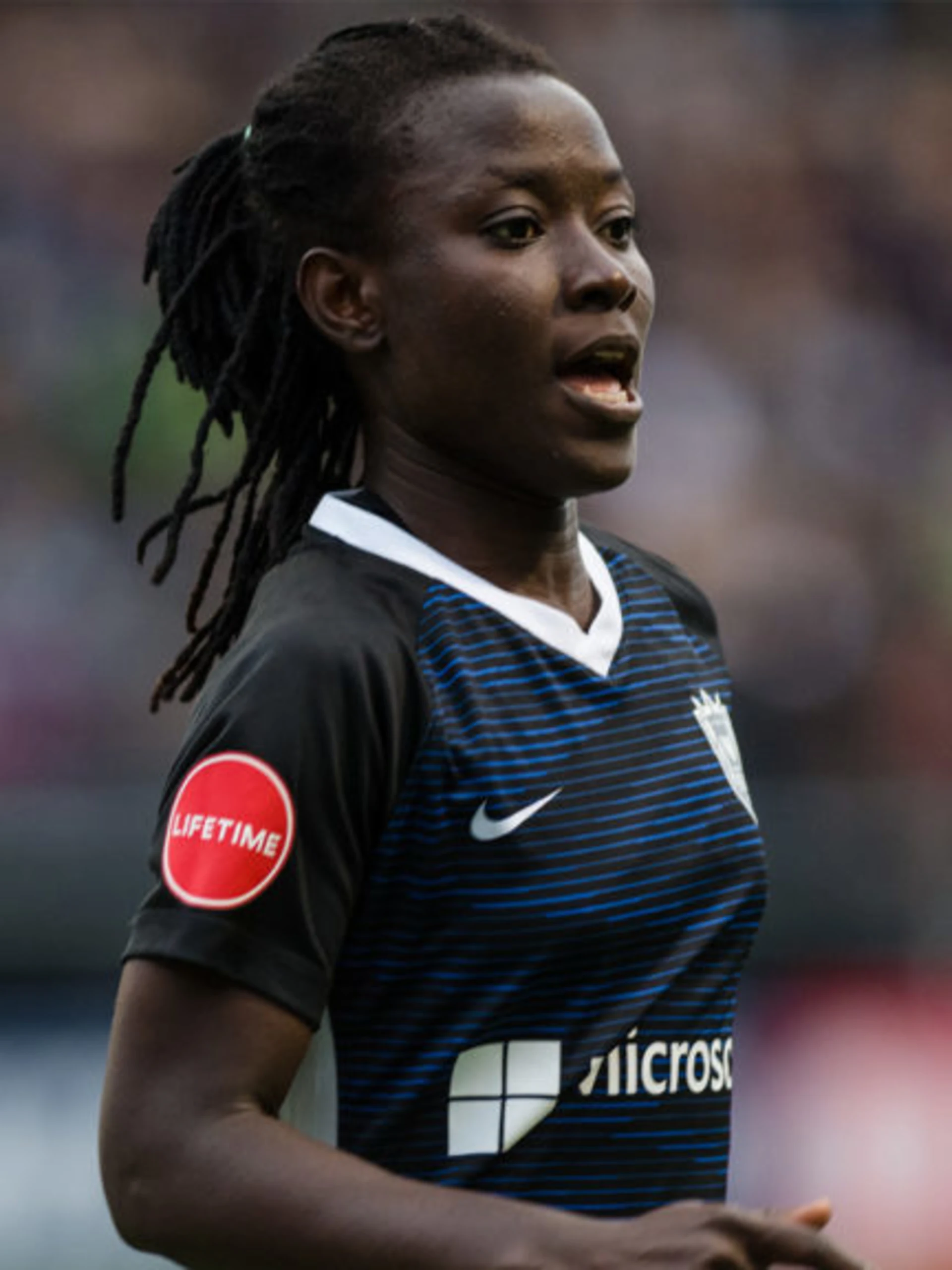 story-image-elizabeth-addo-signs-contract-with-nc-courage