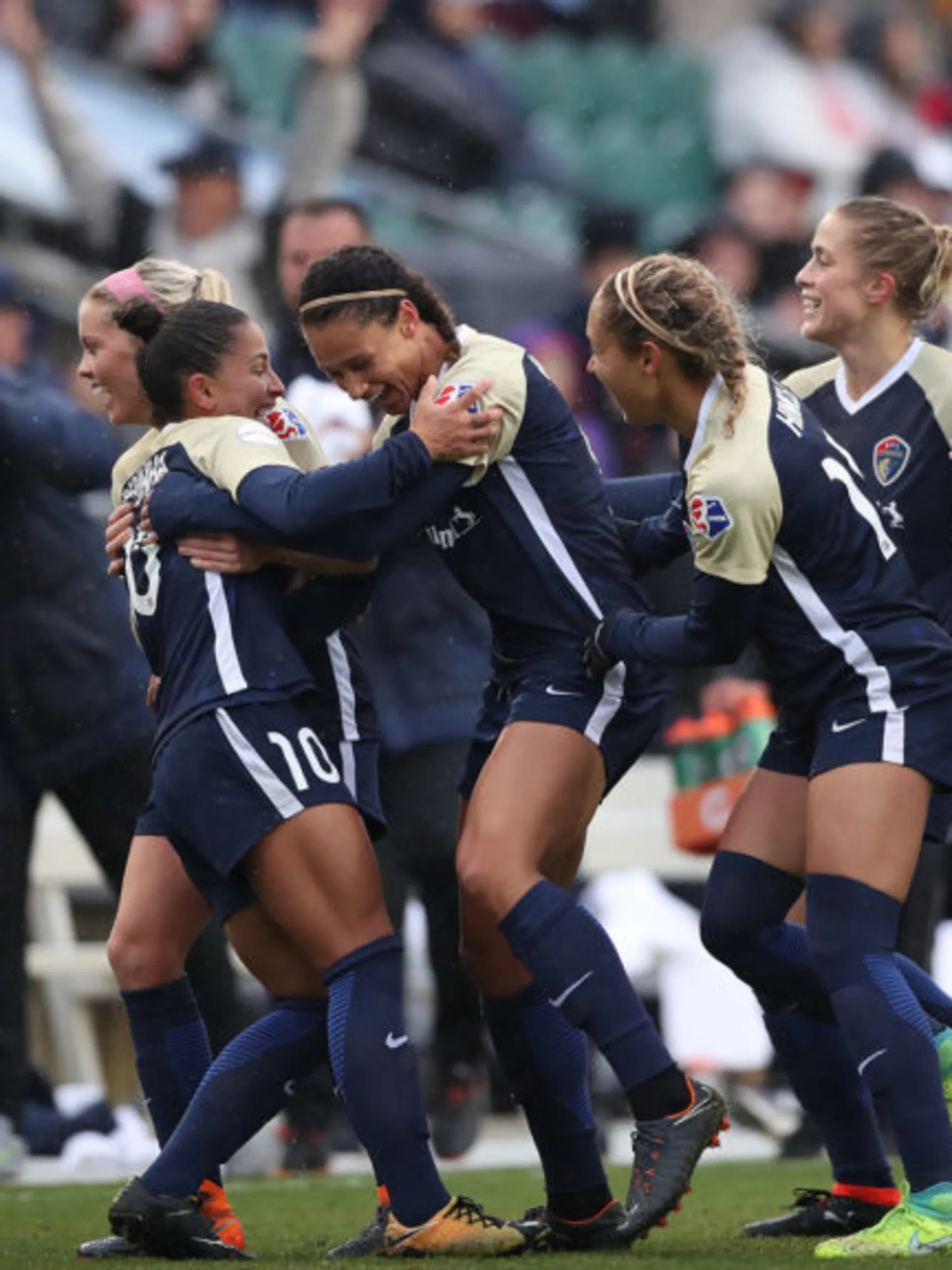 story-image-debinha-scores-the-first-goal-of-the-season