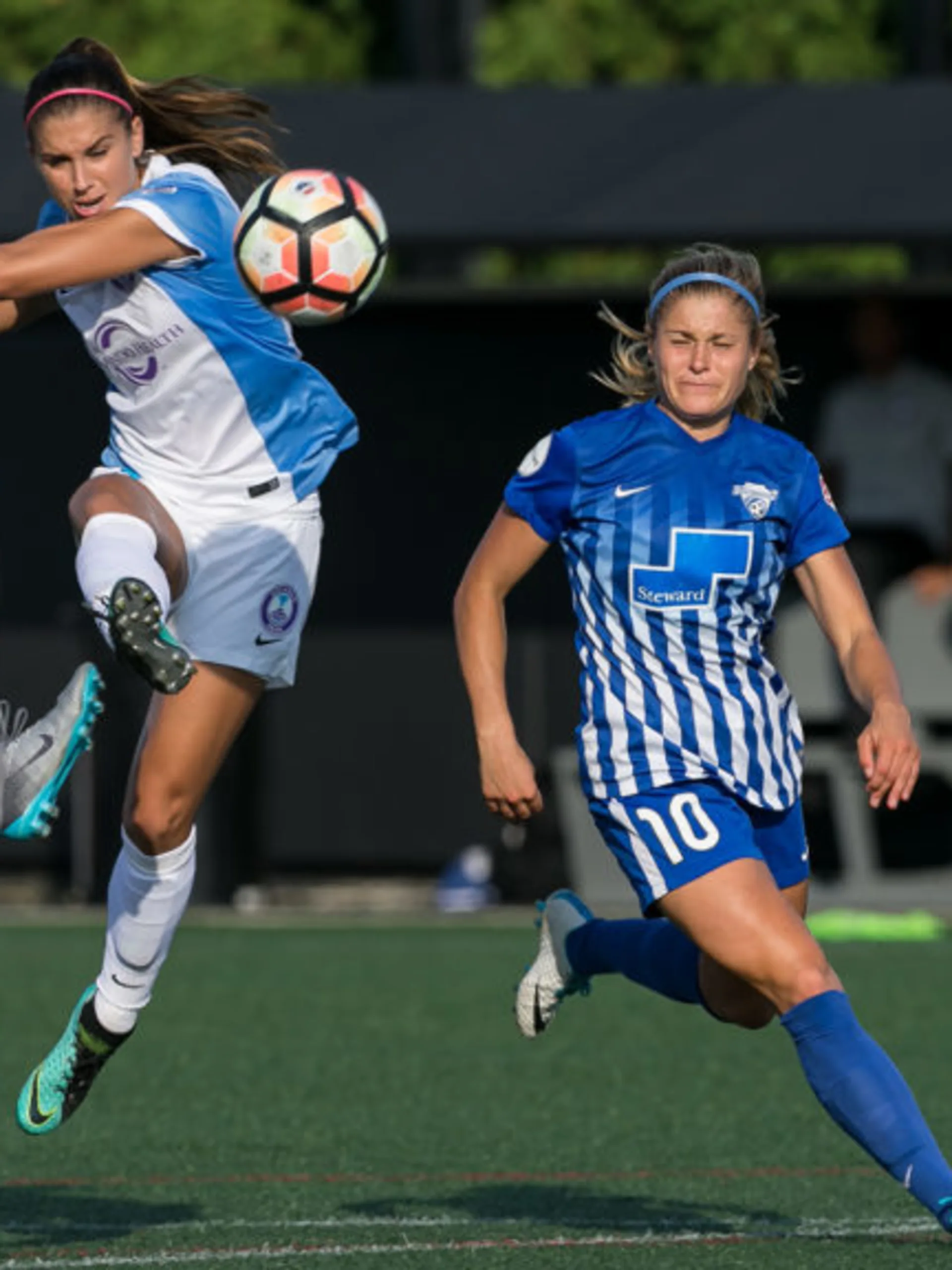 story-image-alex-morgan-brace-propels-pride-to-2-1-win-over-breakers