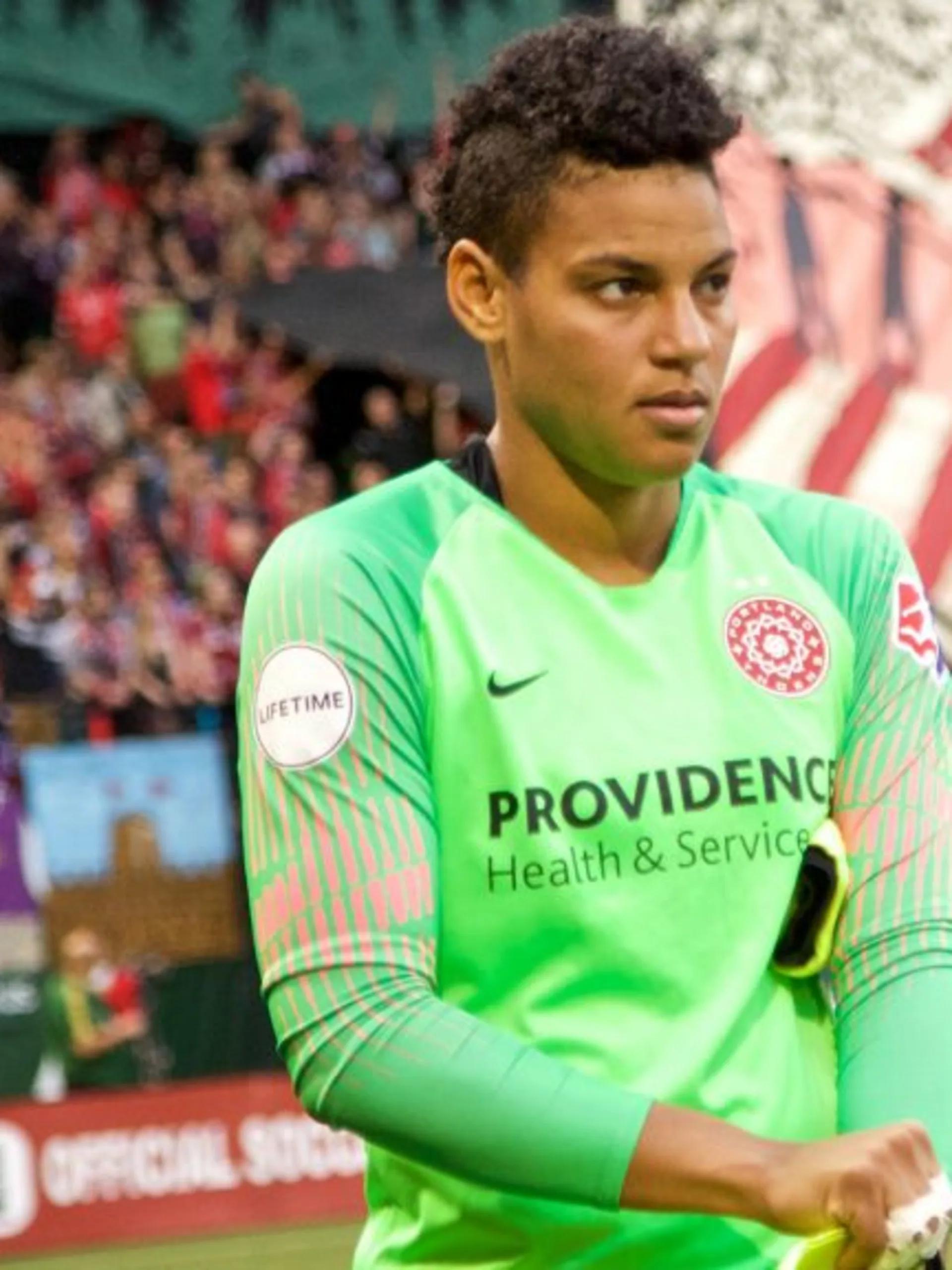 story-image-goalkeeper-of-the-year-adrianna-franch-portland-thorns-fc